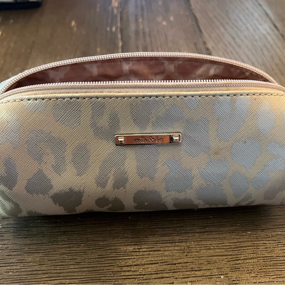 Stella & Dot cosmetic bag